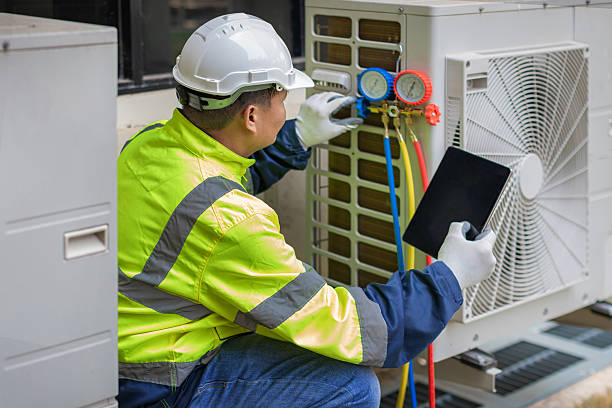 Professional Hvac technician working in Seabrook, NH